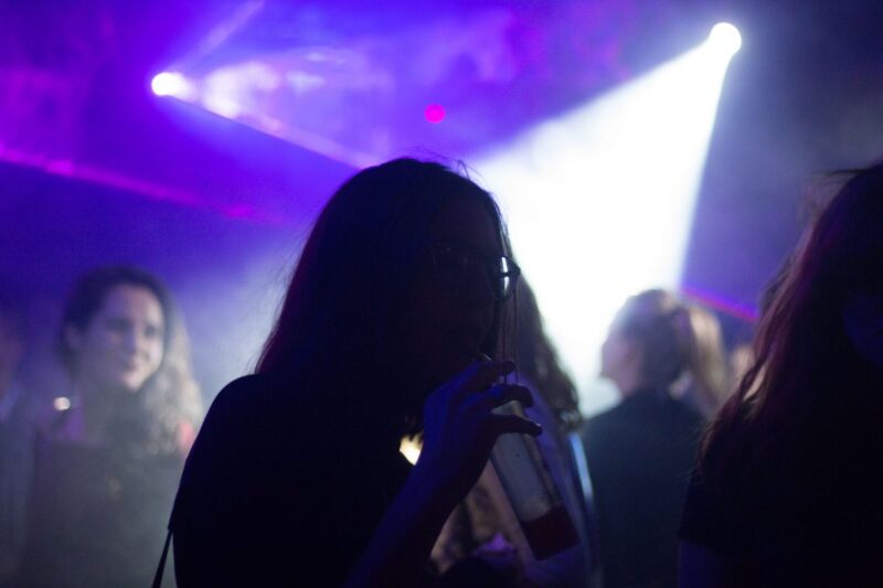 soirée concert nuit fête club boite de nuit