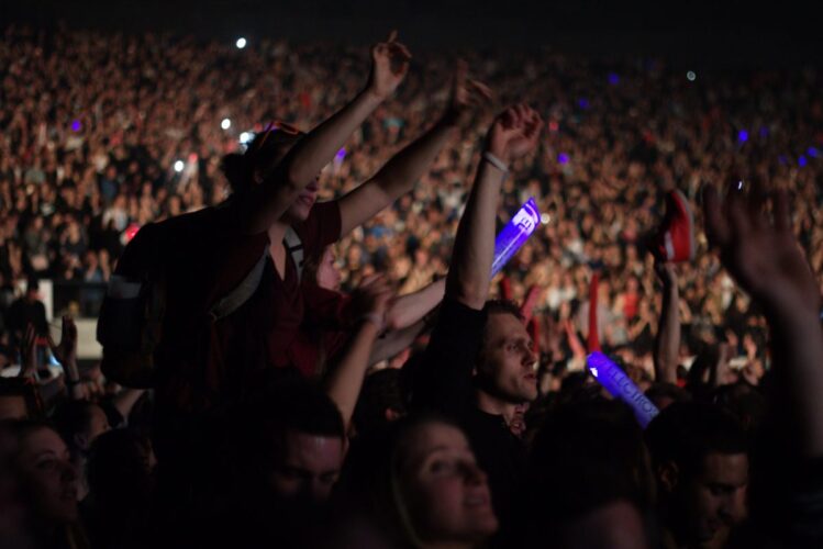 soirée concert nuit festival foule