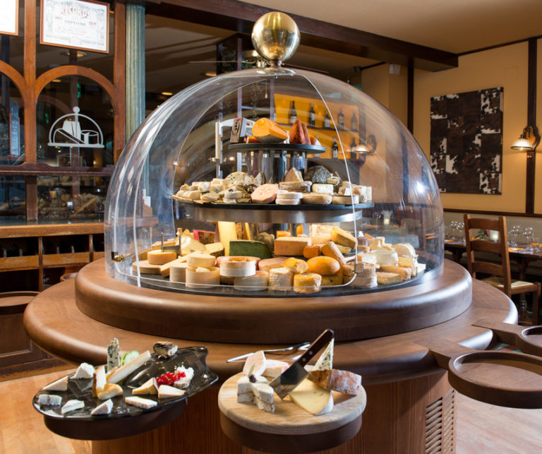raclette-4-spots-strasbourgeois-pour-se-p-ter-le-bide-base-de-fromage