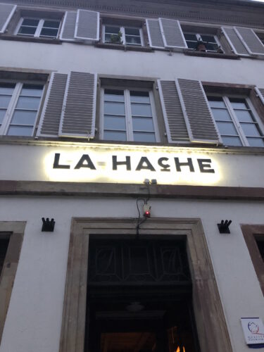 LA HACHE image00003