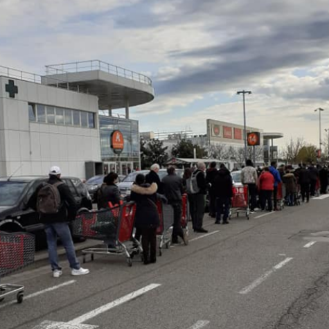 file attente supermarché