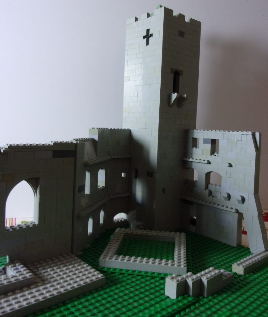 Insolite. Il reproduit le château du Haut-Koenigsbourg en Lego dans son  appartement à Vendenheim