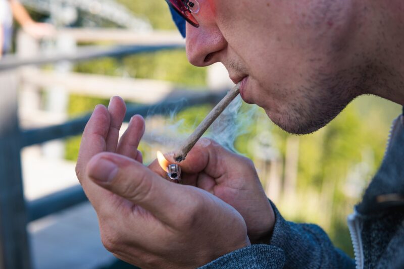 fumeur weed cannabis