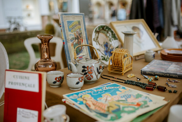 Brocante place des Tripiers