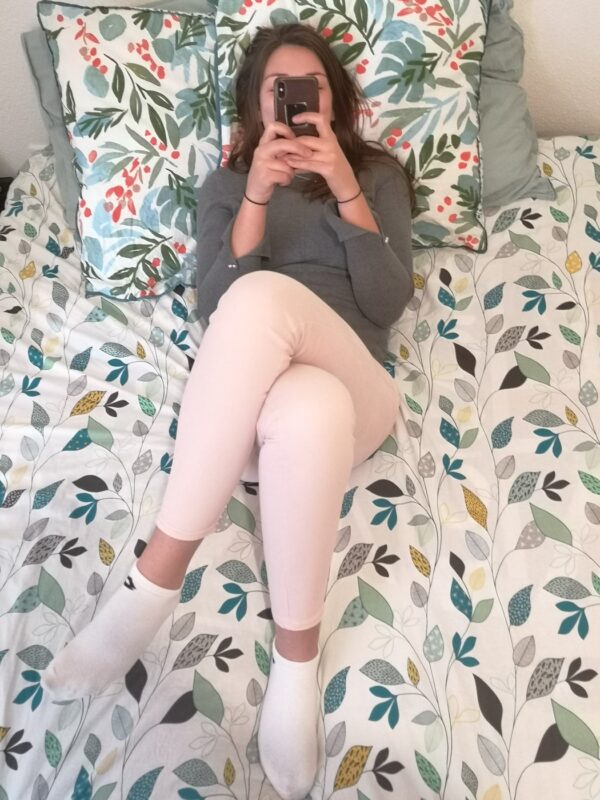 Yaël Becker l amour en confinement sms reseaux sociaux tinder rencontre couple confinement amoureux amoureuse distance portable 1