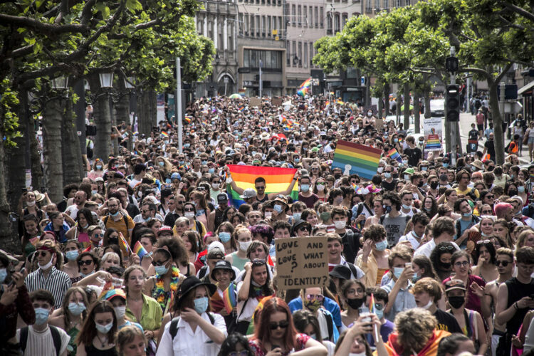 Marche des Visibilités 2021 Pride Fiertés Libertés LGBTI+@  Martin Lelievre Strasbourg 2021_89 (20)