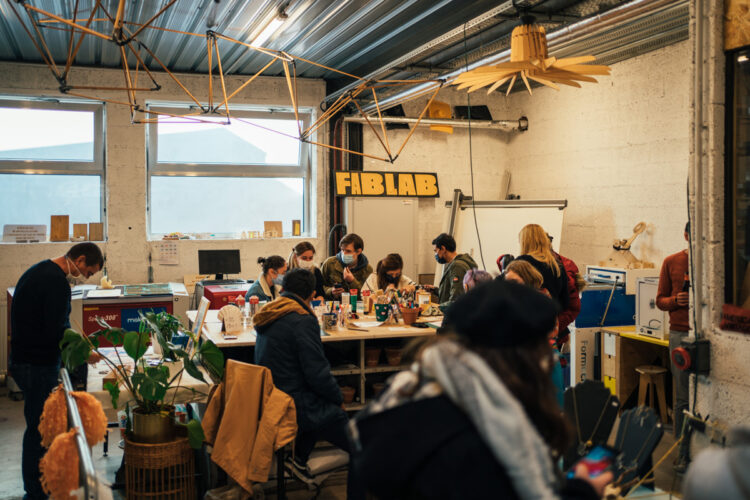 Makerland festival + coop + ateliers éclairés + av lab