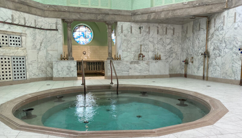 bains-municipaux-premieres-photos-reouverture