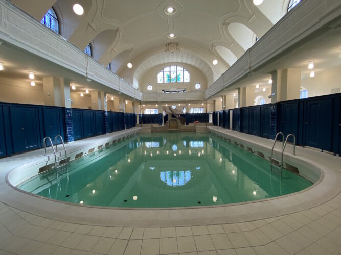 Bains municipaux réouverture 6