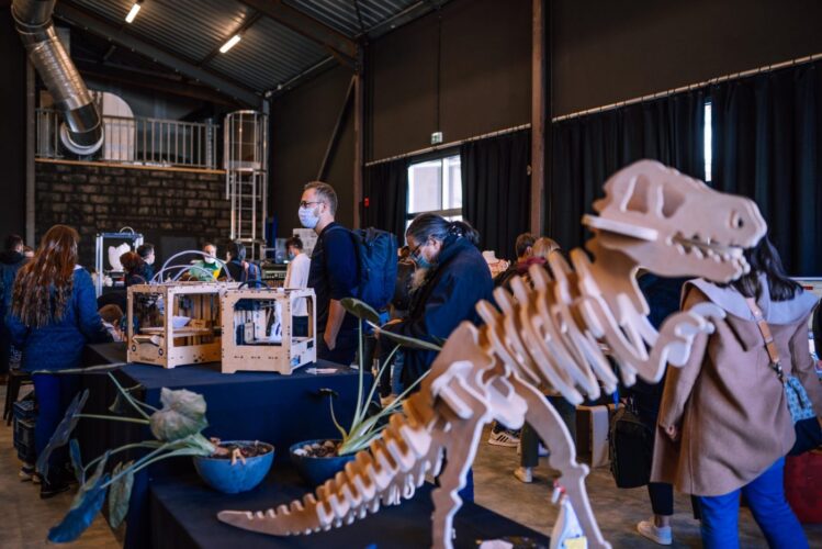 Makerland festival + coop + ateliers éclairés + av lab