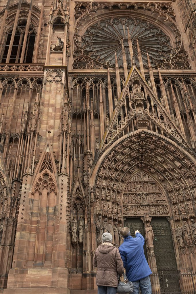 cathédrale couple touriste