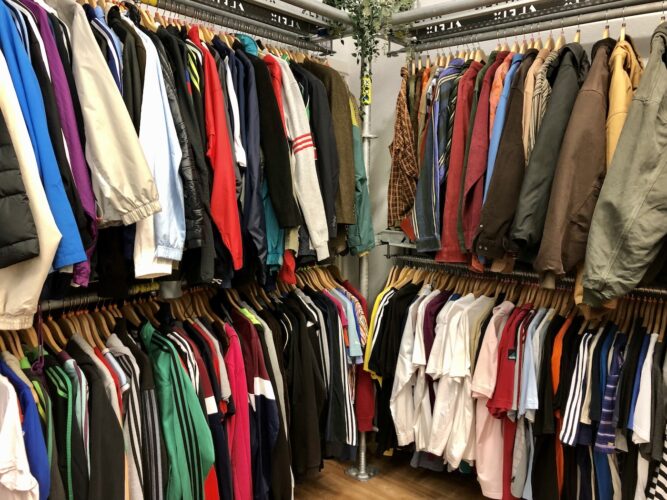Friperie vêtements prêt à porter