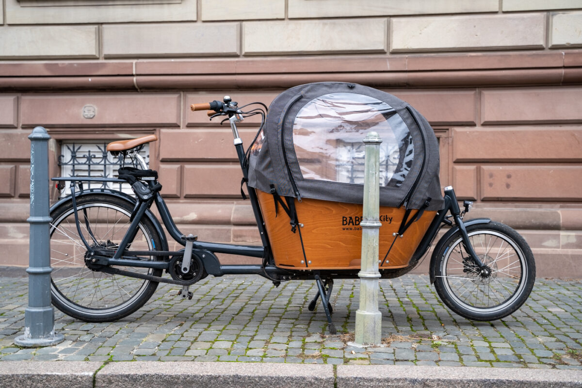 vélo cycliste triporteur bébé enfant