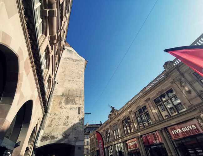 Grandes Arcades + mur + graff + street art + façade + strasbourg + centre-ville