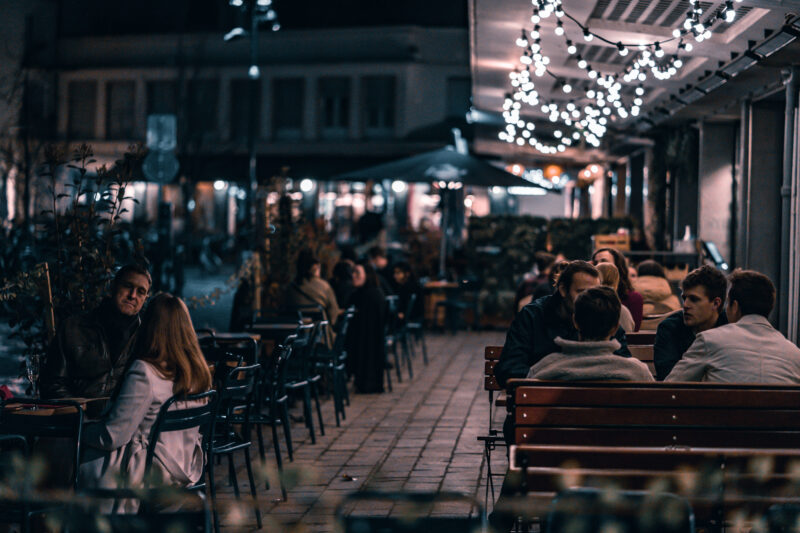 nuit bar café bâle terrasse