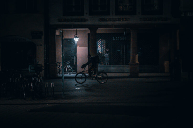 vélo nuit deliveroo