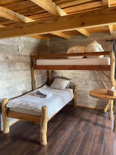 gites les robinsons logement insolite tourisme cabanes sur pilotis