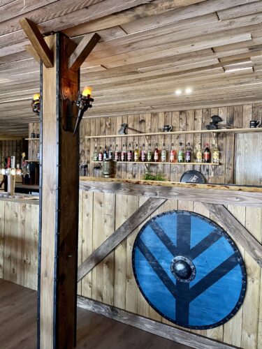 Vanaheim lancer de hache bar viking