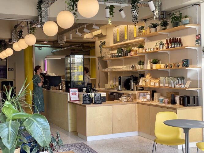 Les Compotes coffee shop coworking