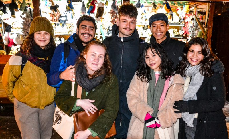 Etudiants place broglie marché de Noël