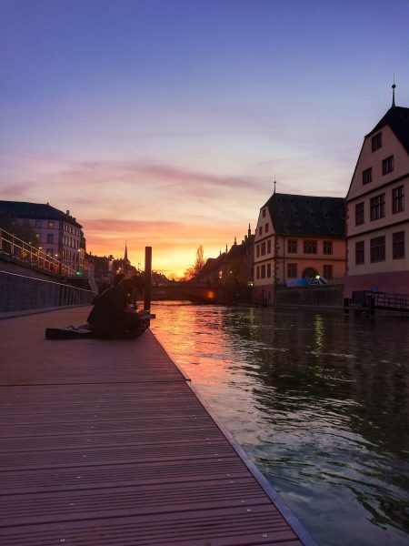 Étudiant Strasbourg quai Bateliers