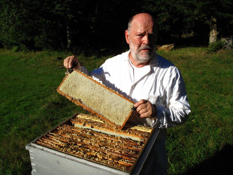 Roland Saenger apiculteur miel ruches