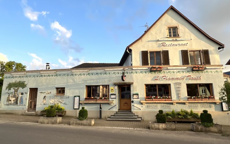Flammen&rsquo;Truch terrasse tarte flambée weadele choucroute poisson