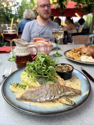 Flammen&rsquo;Truch terrasse tarte flambée weadele choucroute poisson