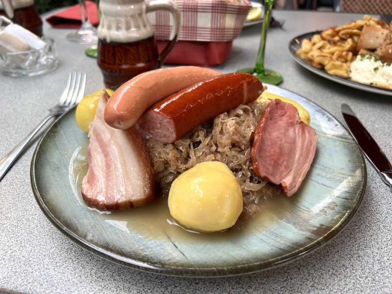Flammen&rsquo;Truch terrasse tarte flambée weadele choucroute poisson