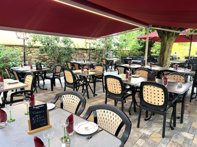 Flammen&rsquo;Truch terrasse tarte flambée weadele choucroute poisson