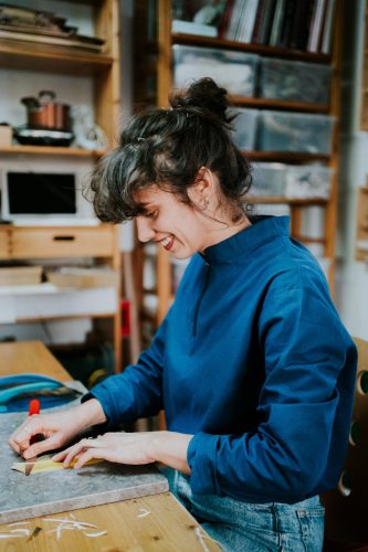 Lucia plumes atelier couteau à parer