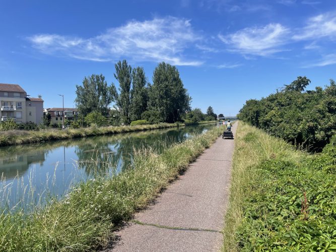 Canal de la Marne au Rhin vélo