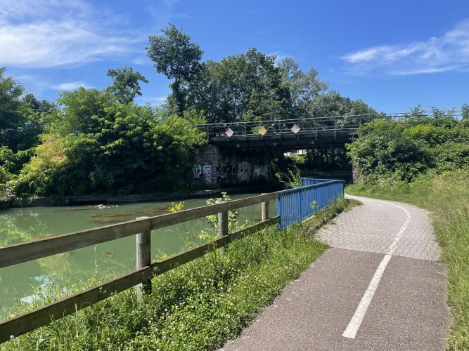 Canal de la Marne au Rhin Piste cyclable