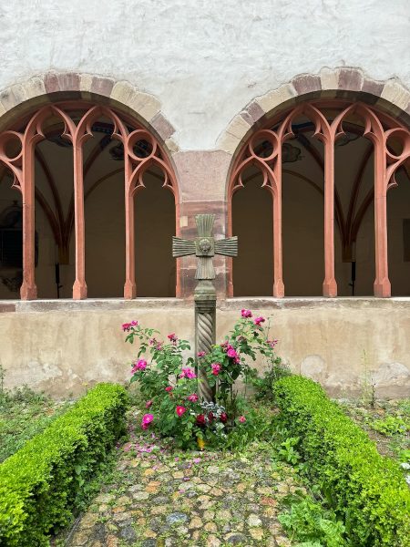 saint pierre le jeune cloître