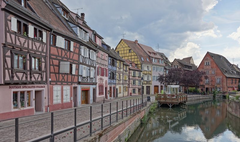 Petite_Venise_depuis_le_pont_de_la_rue_des_Écoles_(Colmar)_(2)