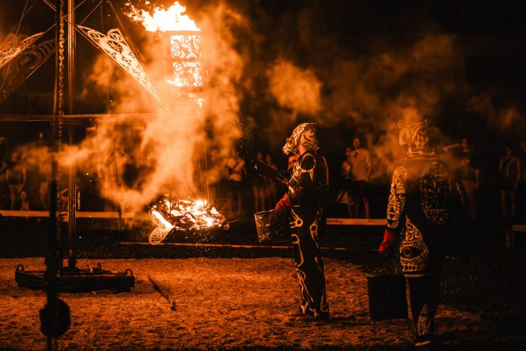 farse spectacle feu fuuu compagnie titanos