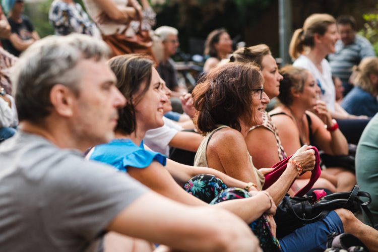 farse spectacle la chienlit theatre