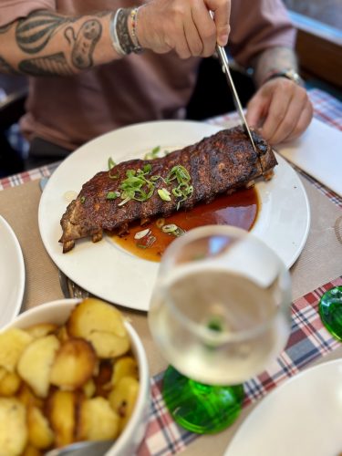 Saint Sépulcre restaurant Alsacien caveau carré d’or waldele jarret