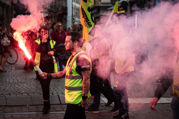 Rentrée sociale manifestation Strasbourg retraites gouvernement Barnier