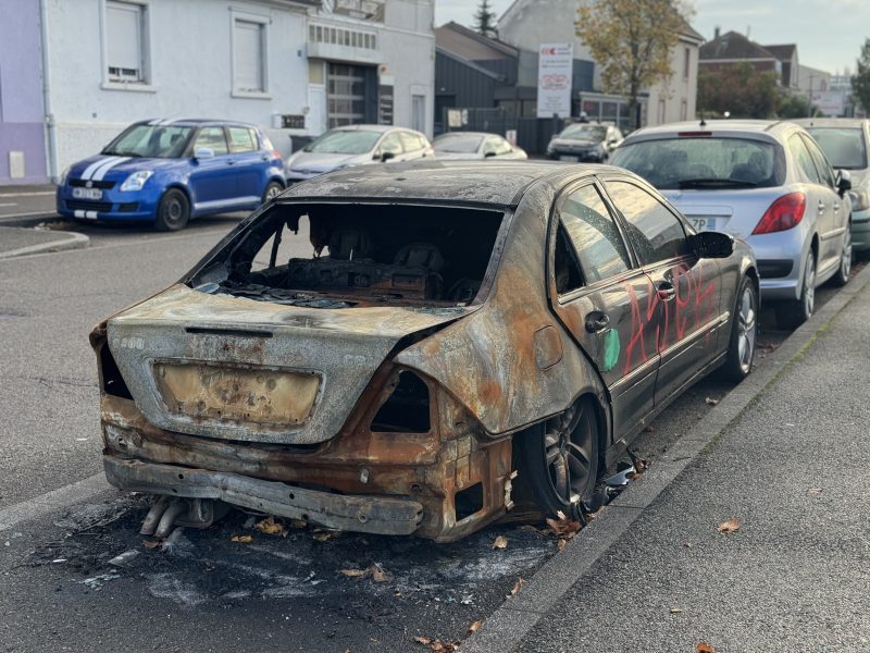 Voiture brûlée Meinau