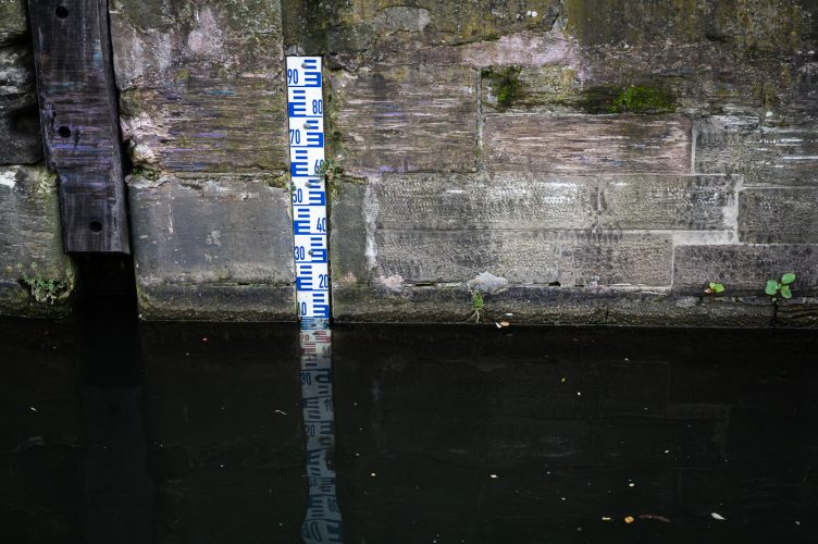 éclusier écluse VNF transport fluvial péniche Strasbourg Ill canal canaux