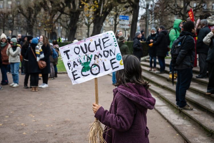 Manifestation services publics fonction publique grève fonctionnaires éducation