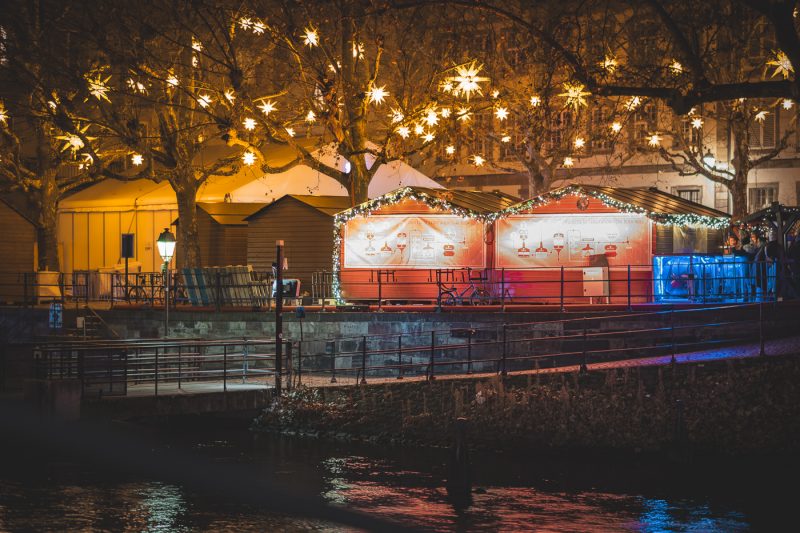 Marché de Noel 2024 décorations et chalets