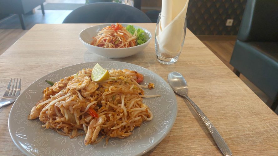 Bus C1 plat laos salade papaye