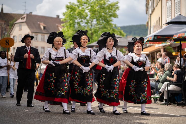 Pentecôte wissembourg costume traditionnel alsacien (4)