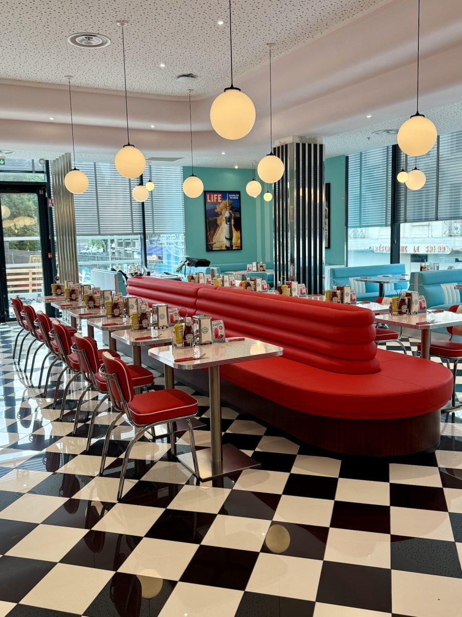 Ambiance année 50 et service à rollers : à Strasbourg, le restaurant ...
