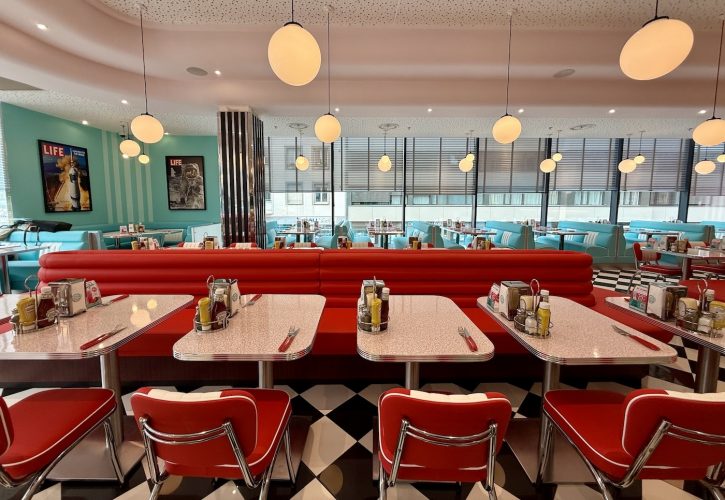 Holly&rsquo;s diner restaurant vintage burger IMG_7083 2