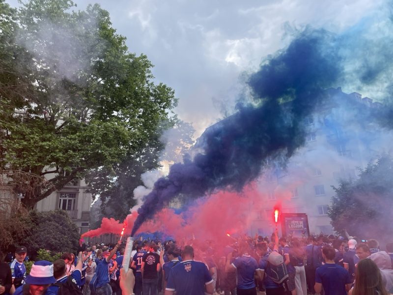 cortege supporters racing