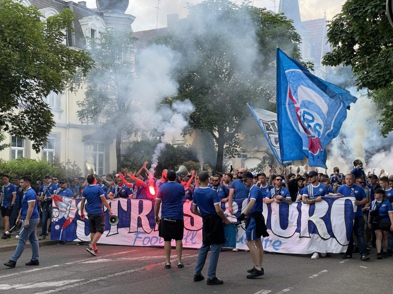cortege supporters racing