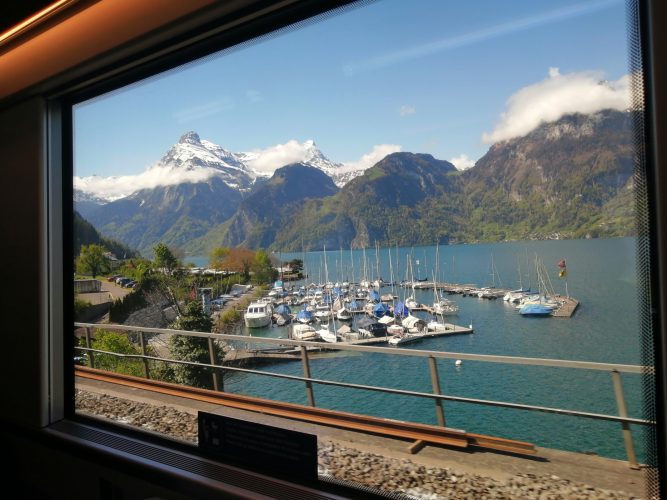 Vue train Suisse